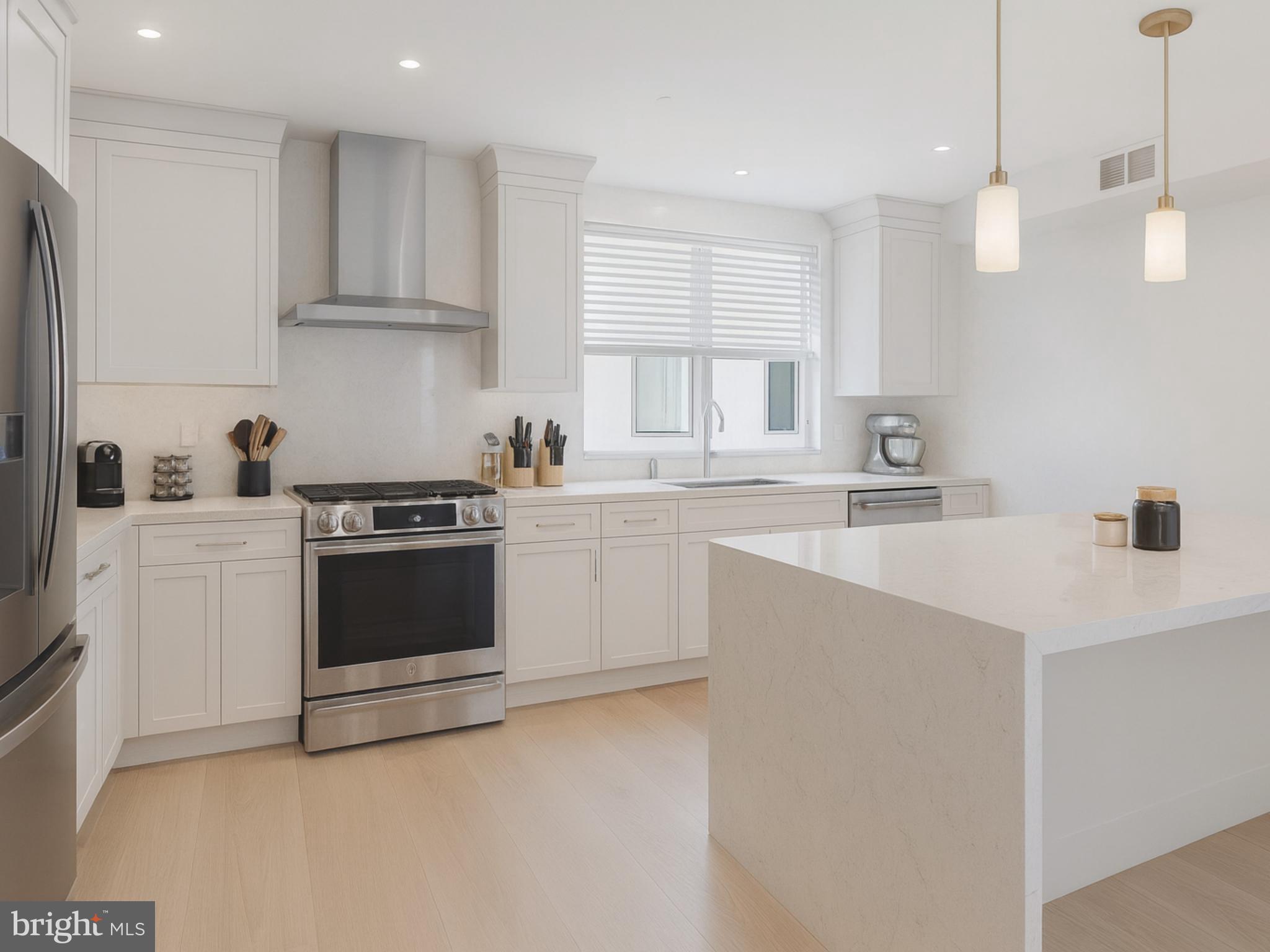 1342 S WOODSTOCK STREET