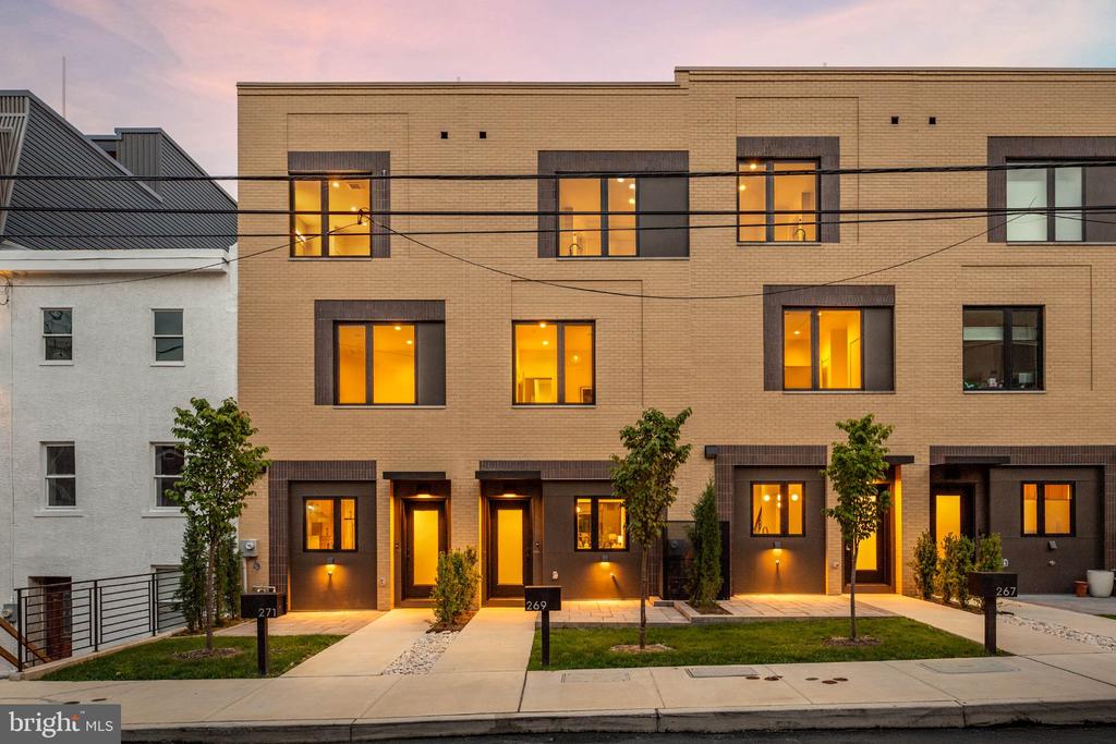 267 DELMAR STREET