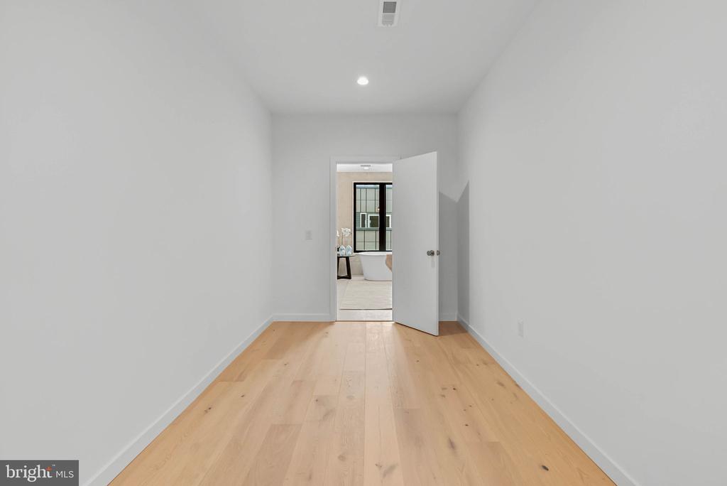 267 DELMAR STREET