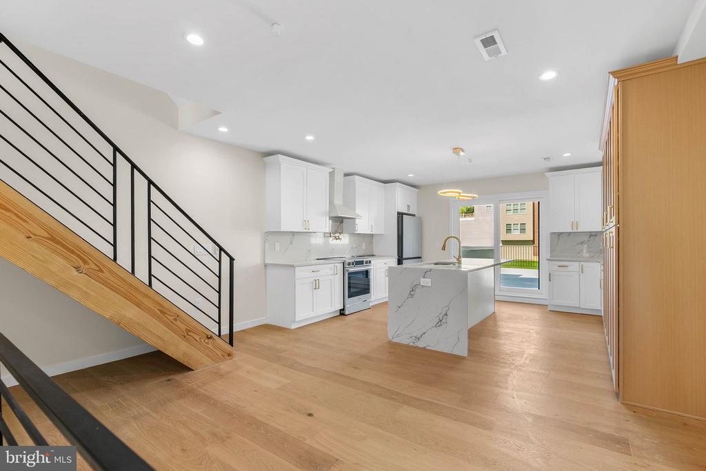 2423 HARTRANFT STREET