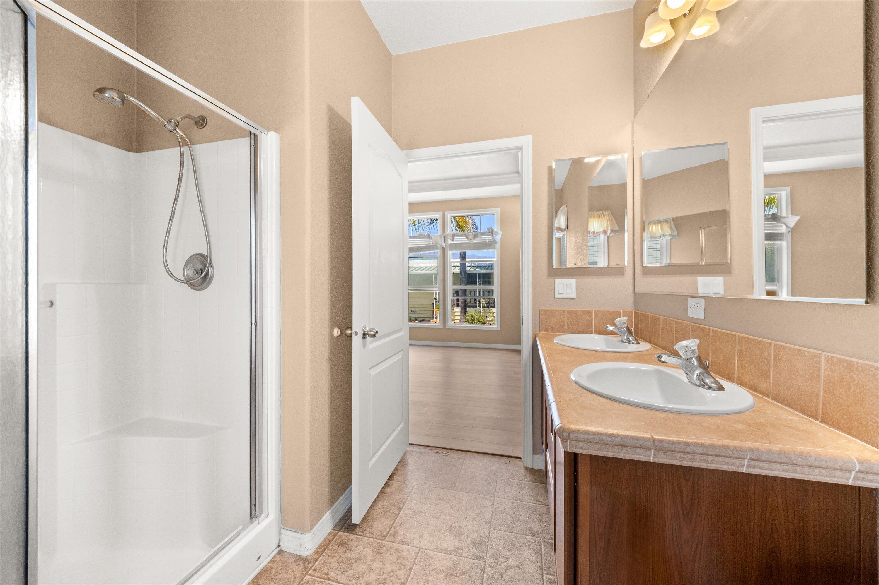30 Winchester Canyon Road, 44