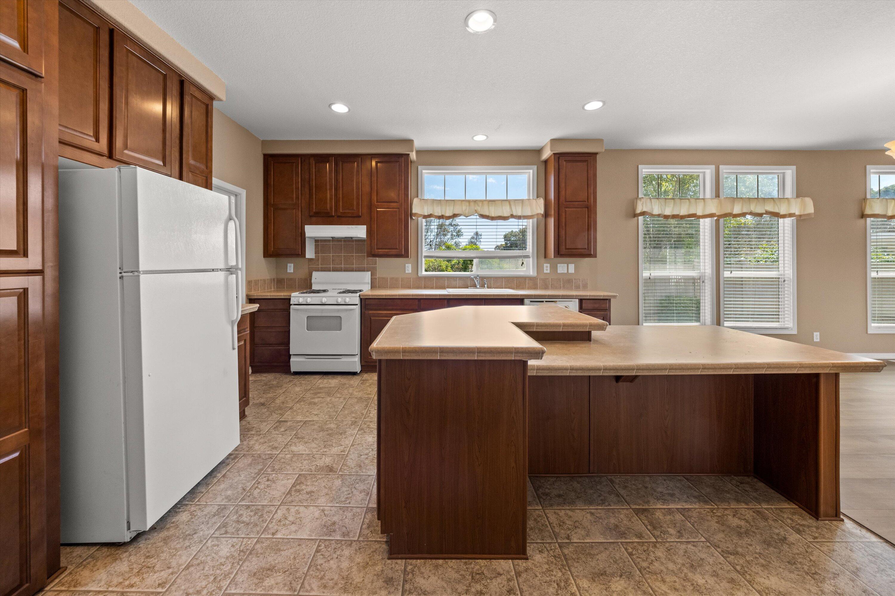 30 Winchester Canyon Road, 44