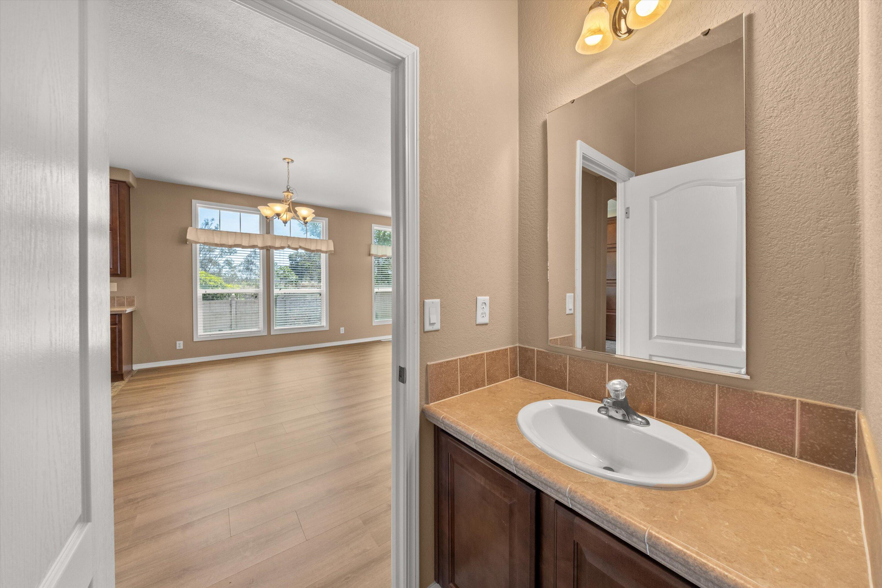 30 Winchester Canyon Road, 44