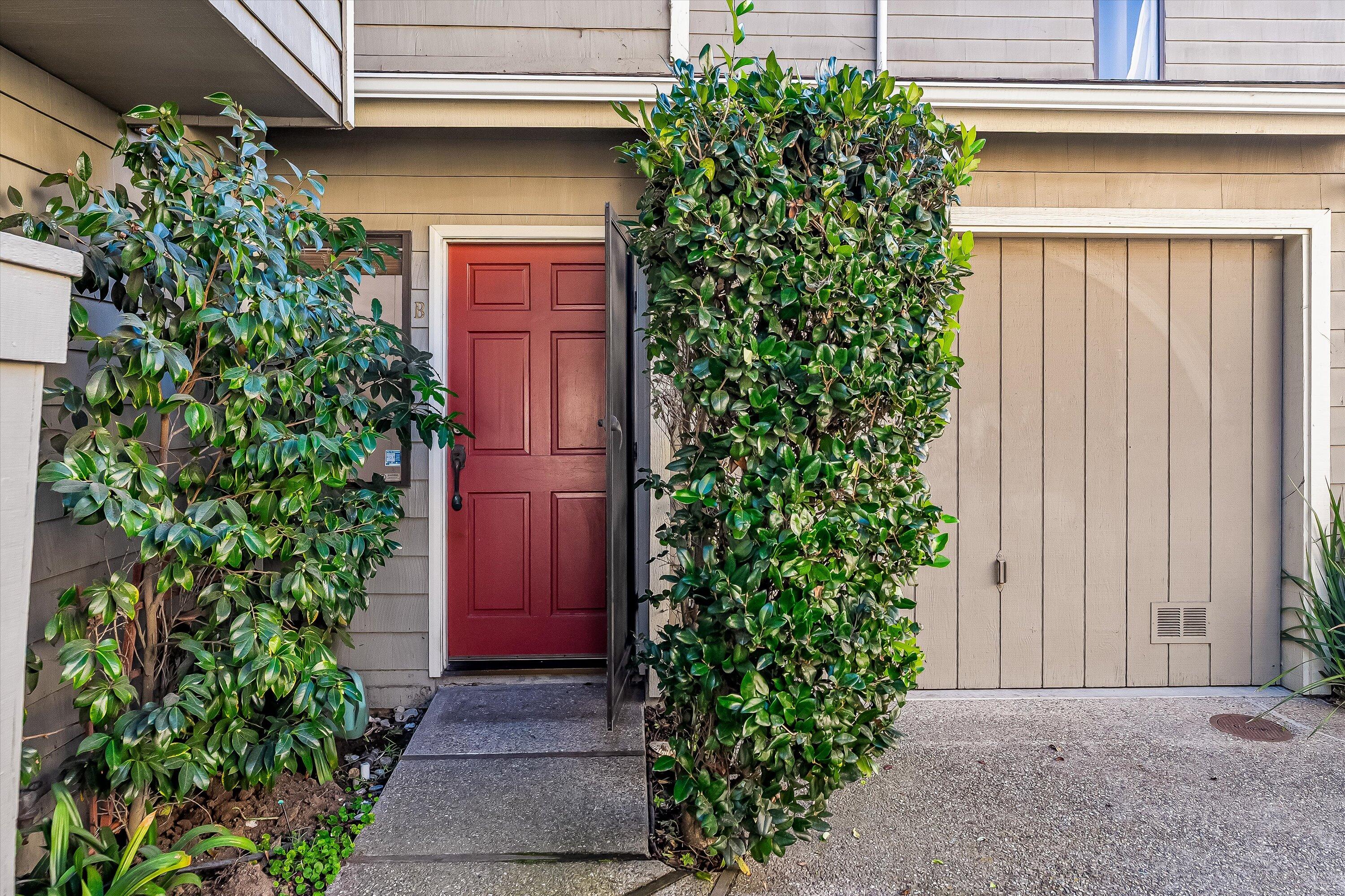 522 W Victoria Street, B