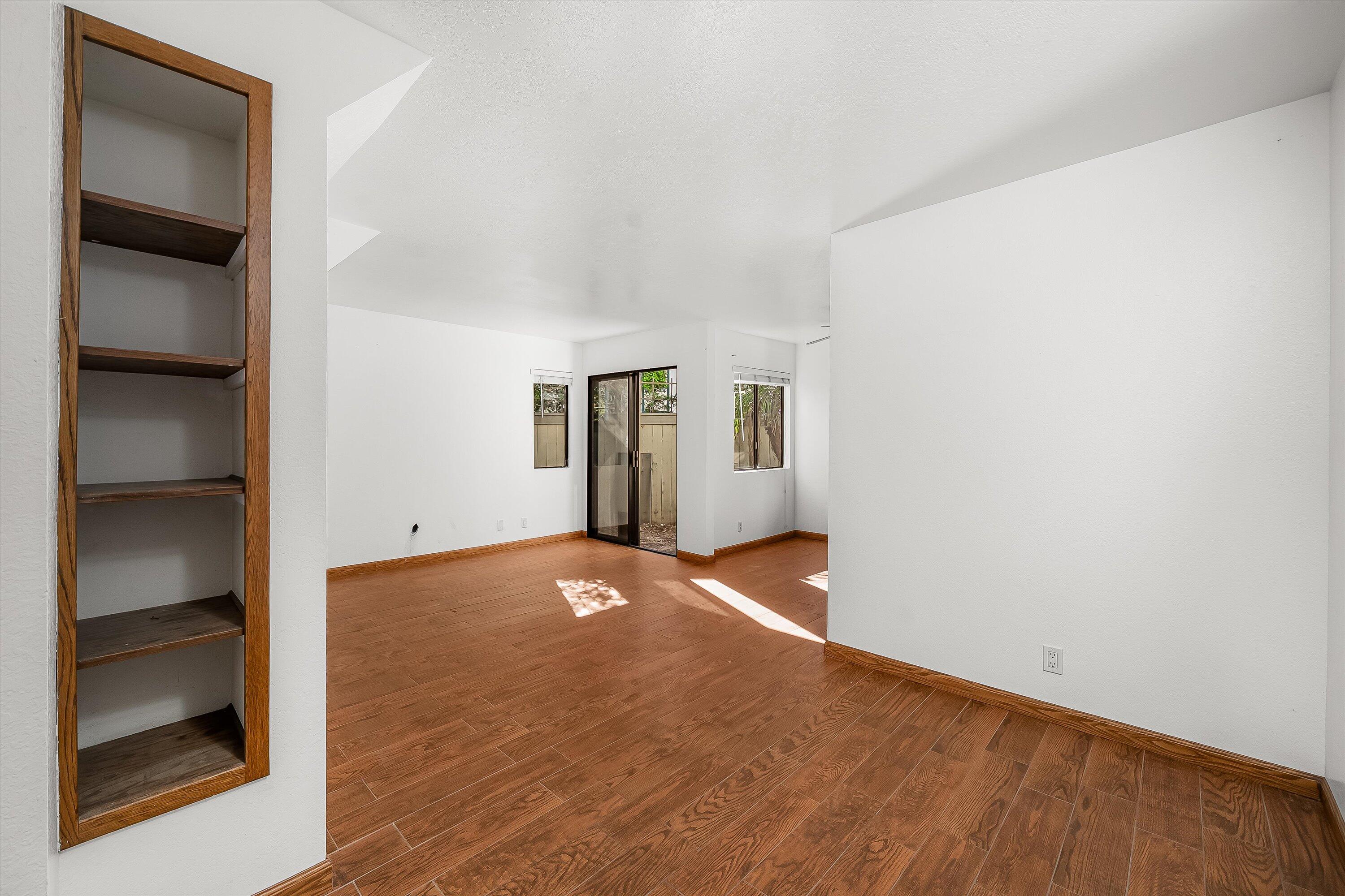 522 W Victoria Street, B