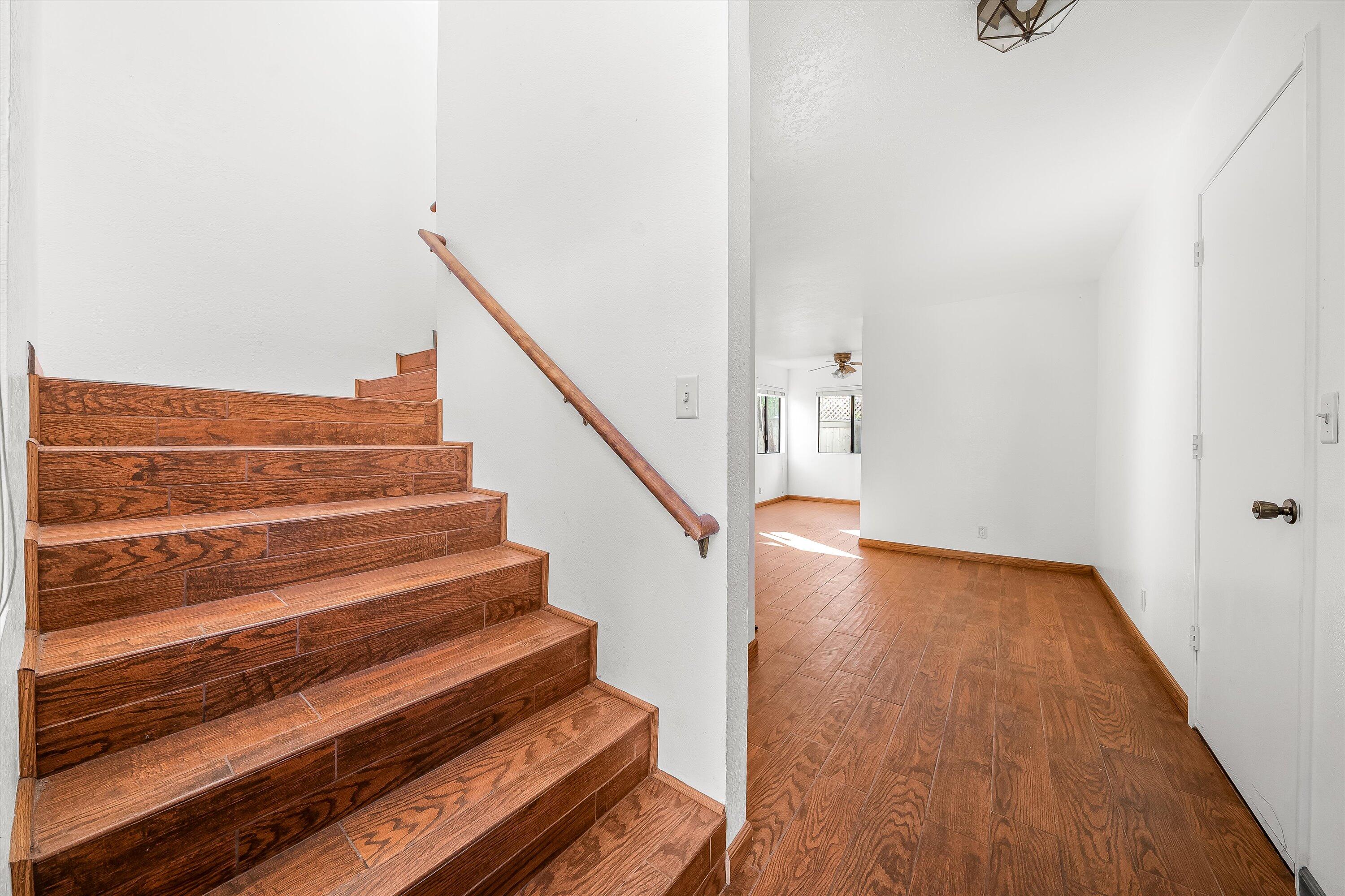 522 W Victoria Street, B