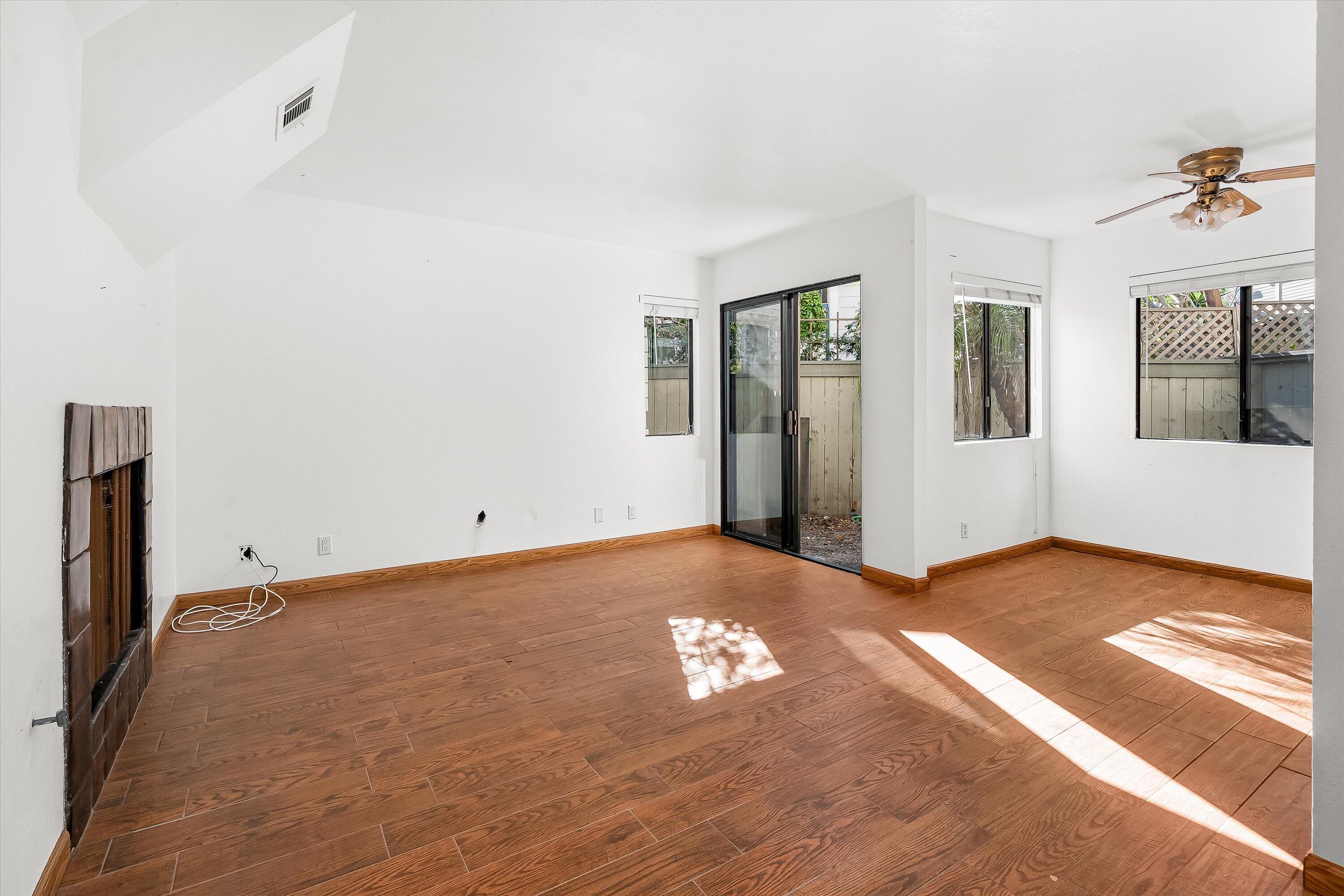 522 W Victoria Street, B