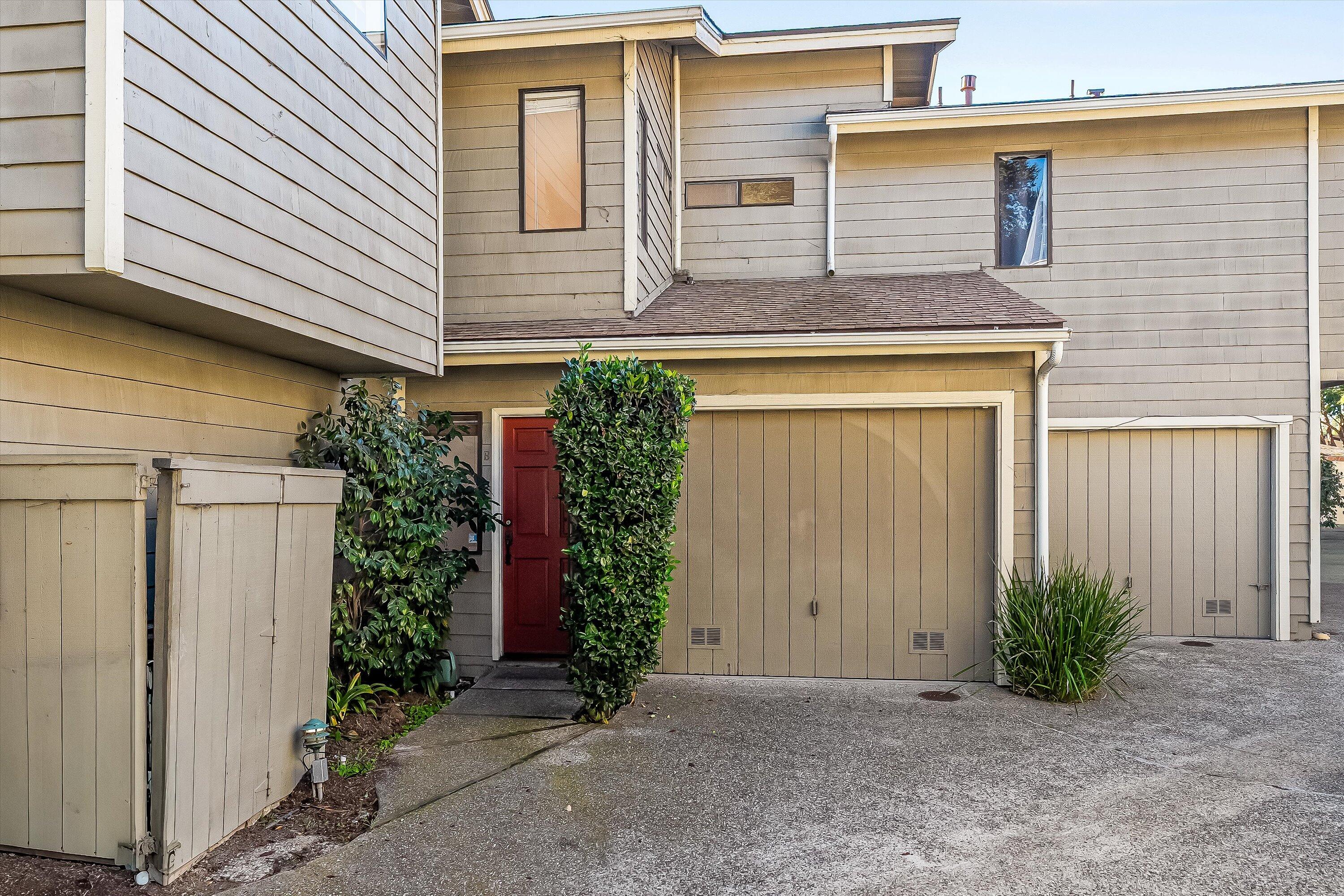 522 W Victoria Street, B