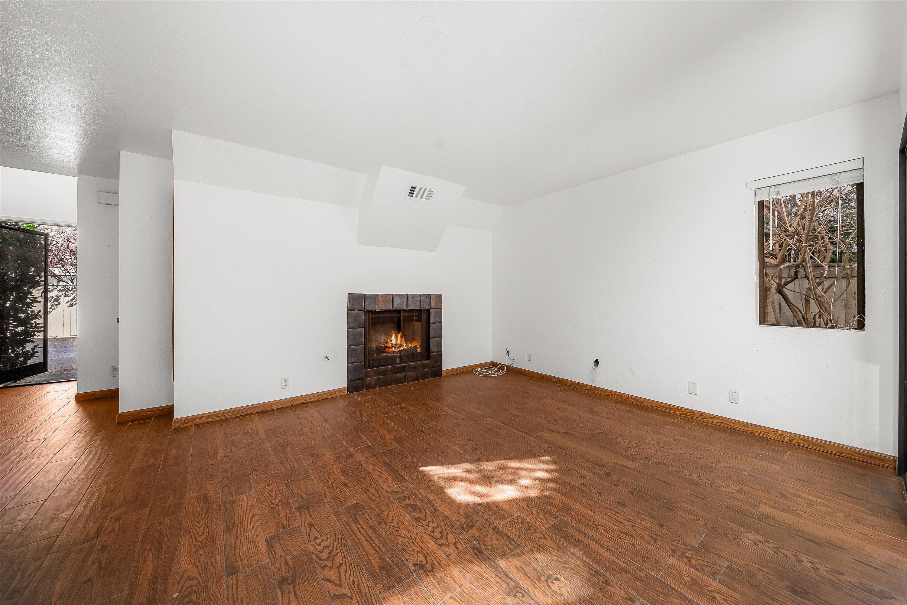 522 W Victoria Street, B