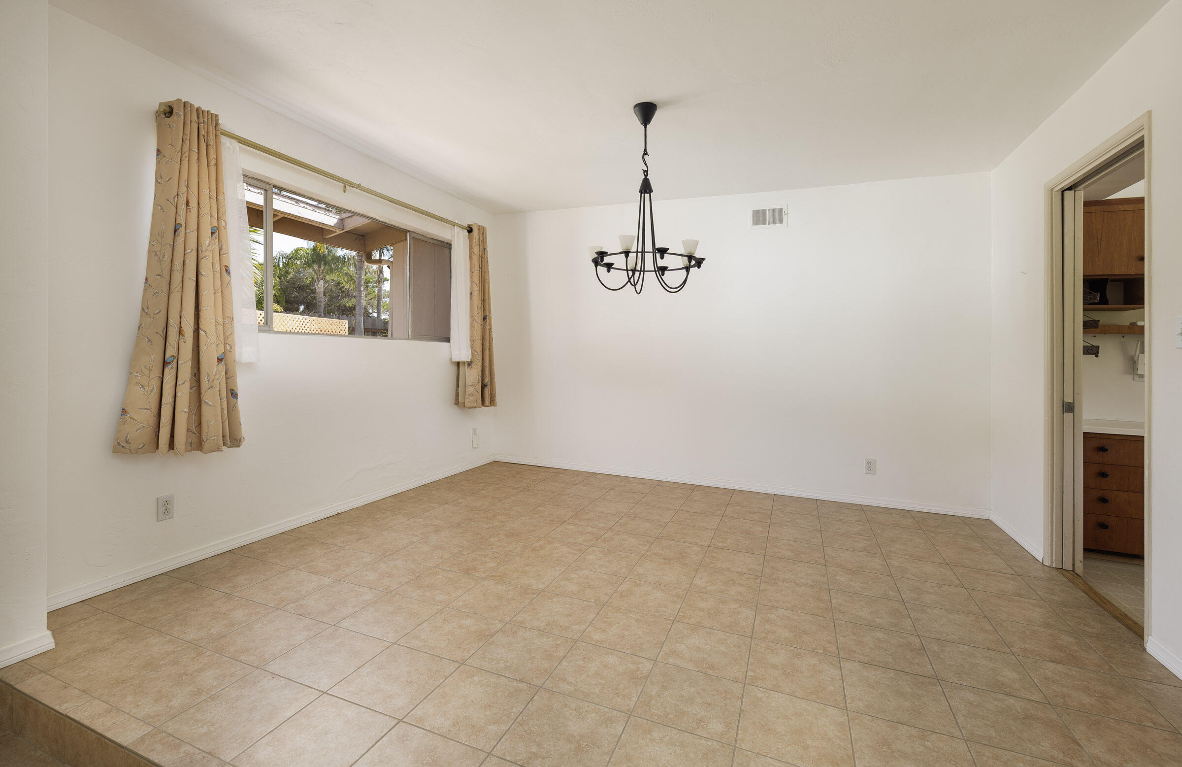 5256 James Road