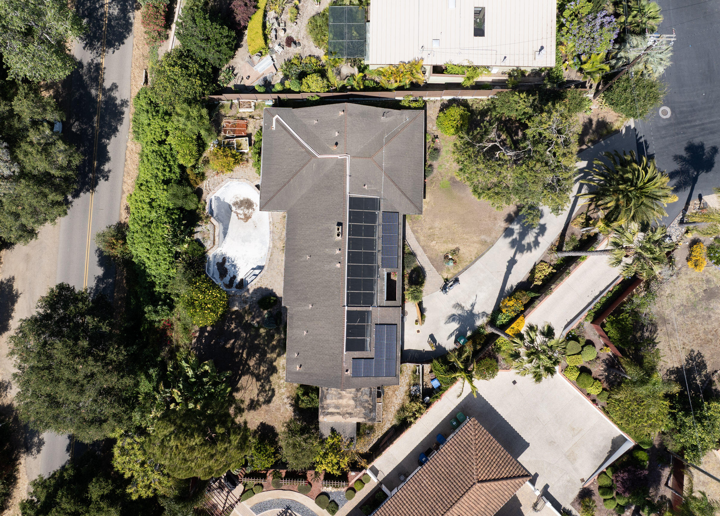 5256 James Road