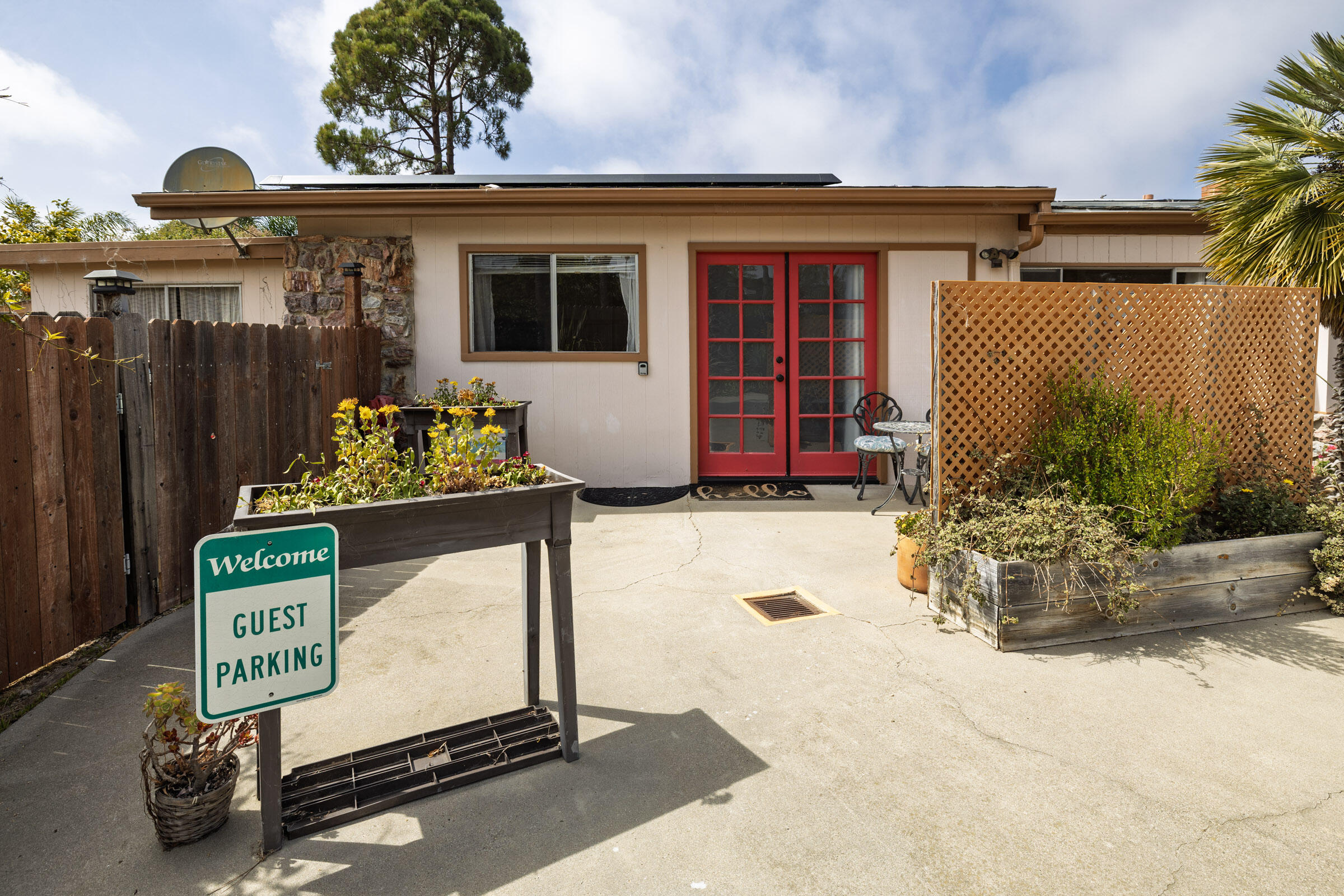 5256 James Road