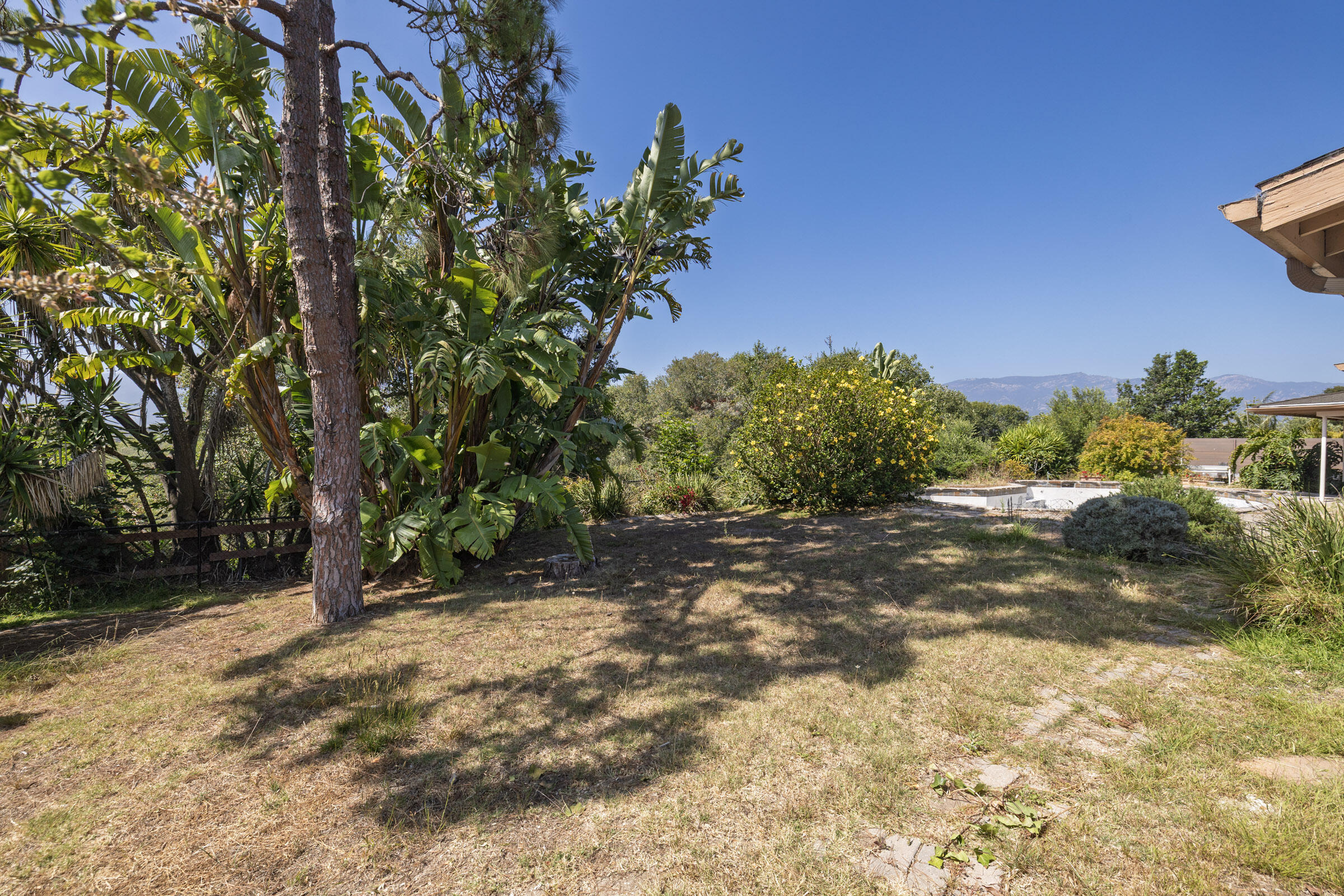 5256 James Road