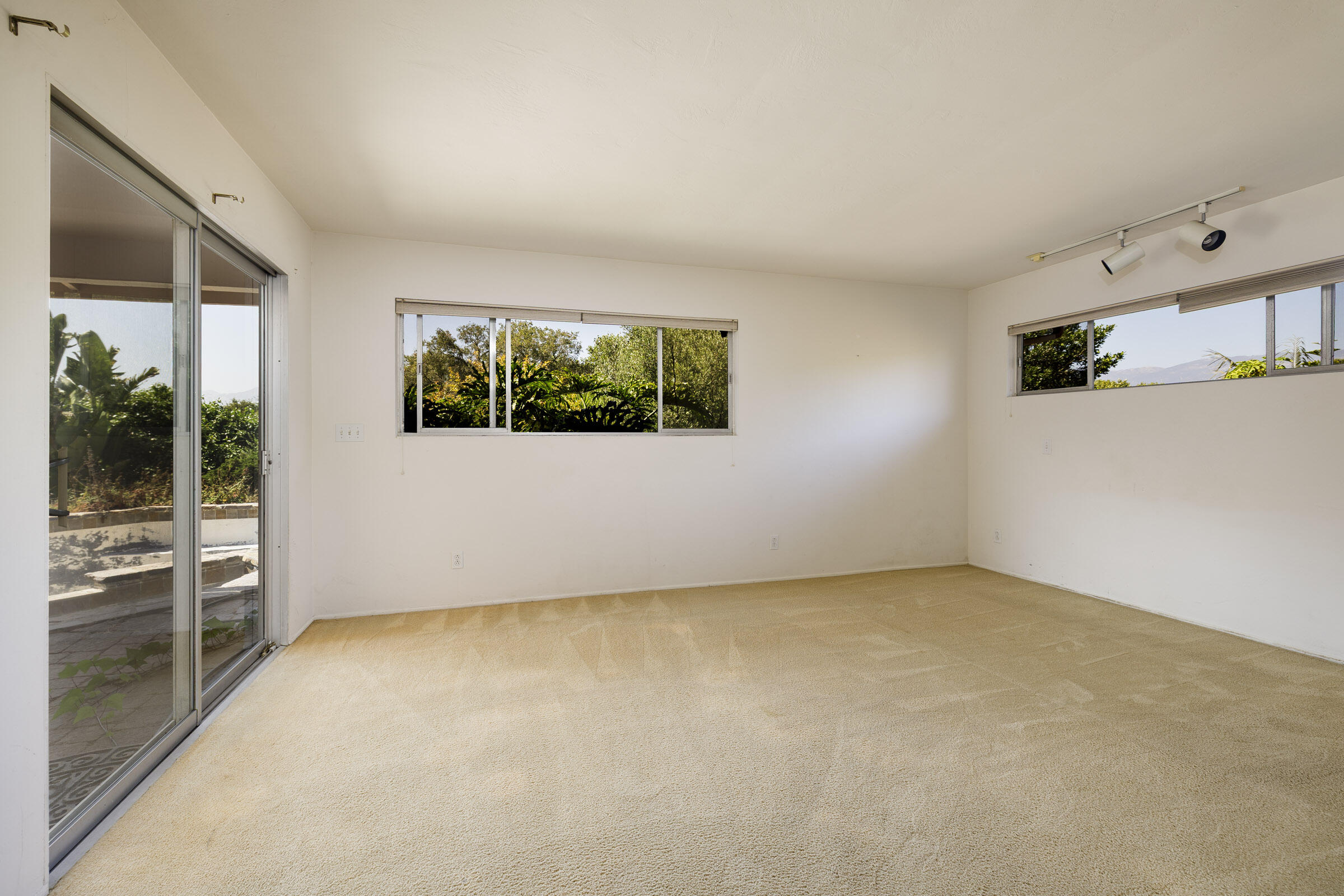 5256 James Road