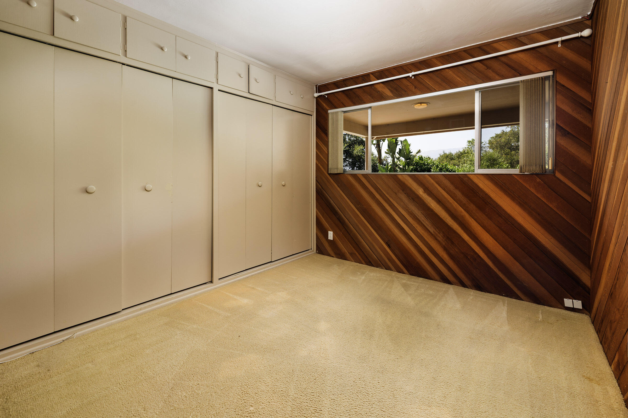 5256 James Road