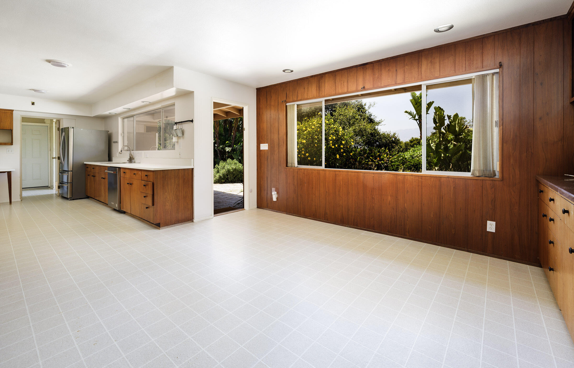 5256 James Road