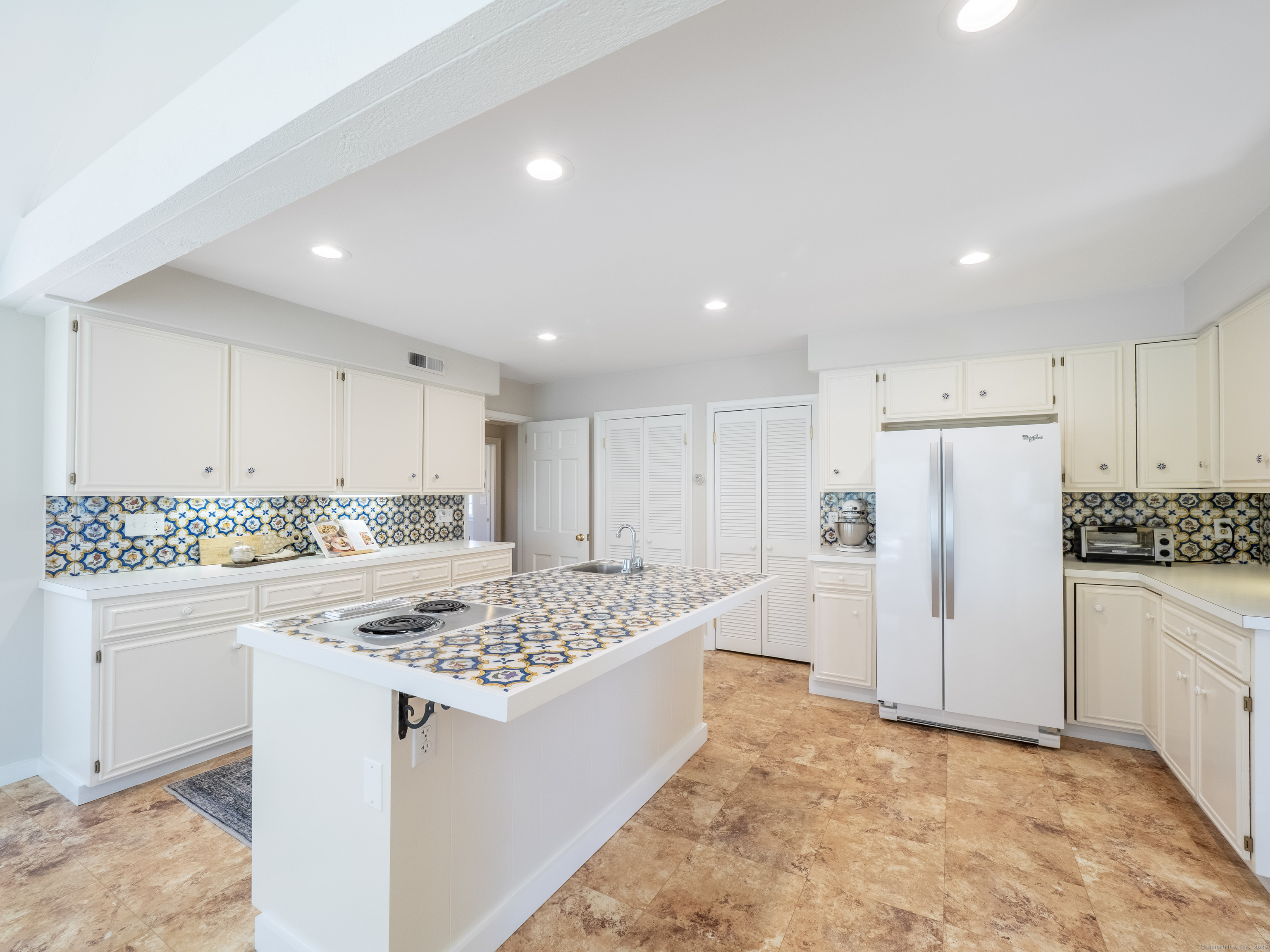 27 Powderhorn Drive
