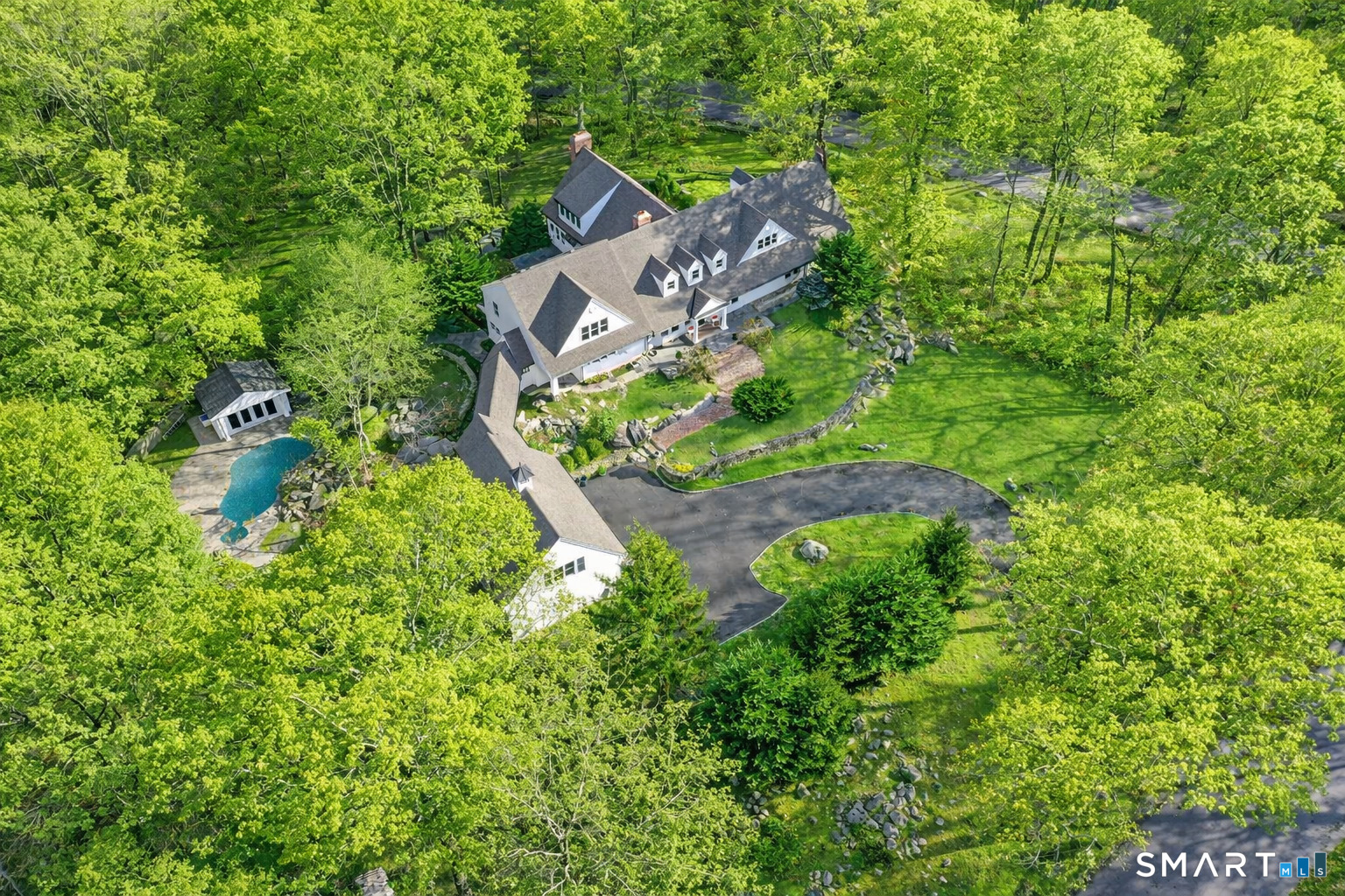 10 Woodhill Road