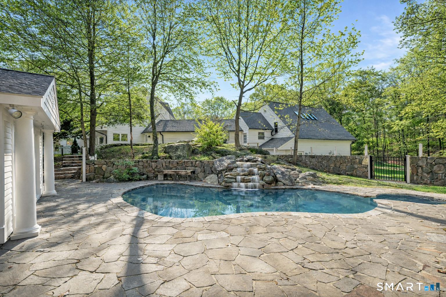 10 Woodhill Road