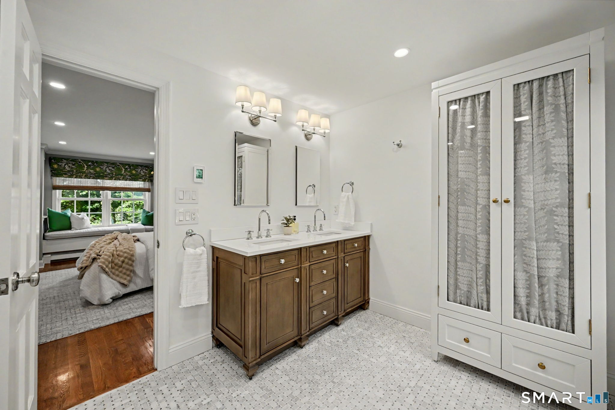 11 Greenbriar Lane
