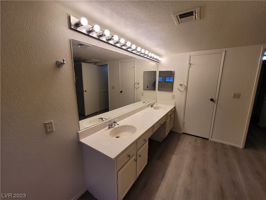 4946 MOZART Drive