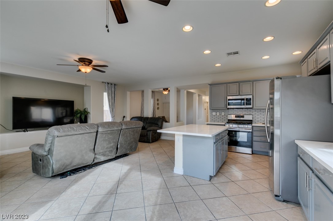 3033 Austin Pale Avenue