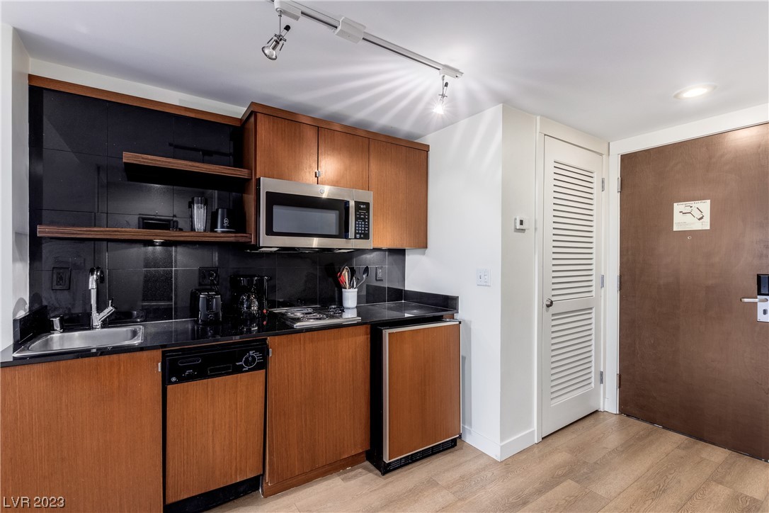 29 MONTELAGO BL Boulevard 215