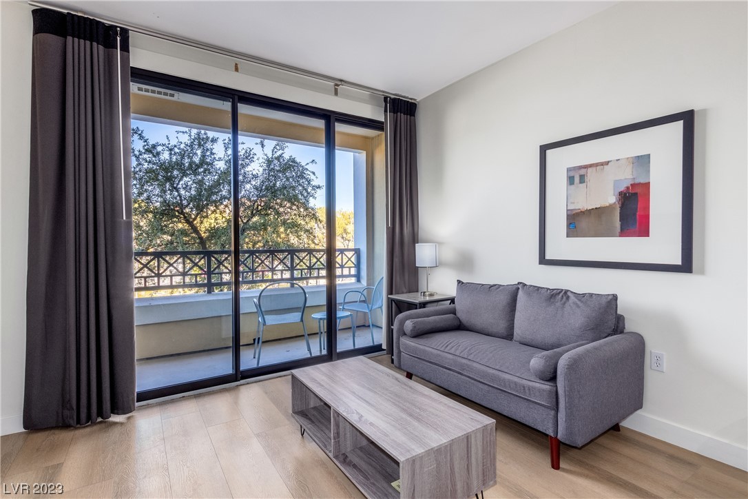 29 MONTELAGO BL Boulevard 215