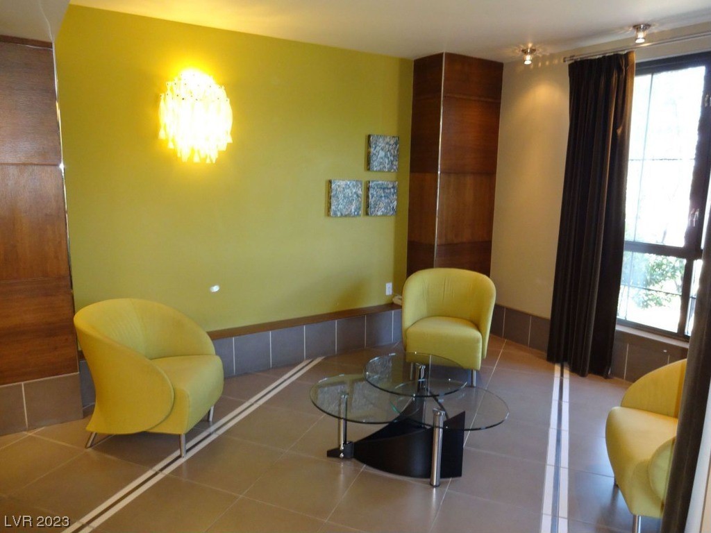 29 MONTELAGO BL Boulevard 215