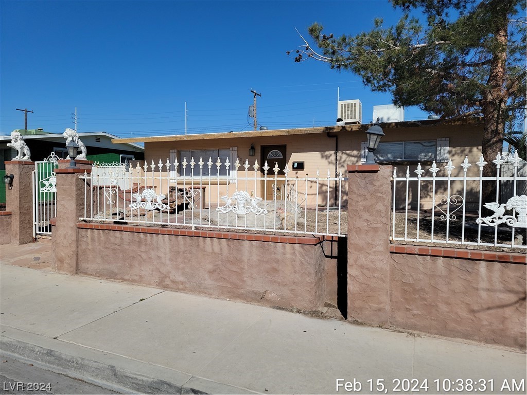 5220 Forrest Hills Lane