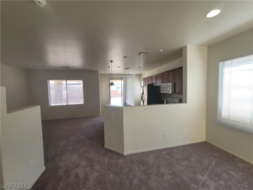 3665 REMINGTON GROVE Avenue .