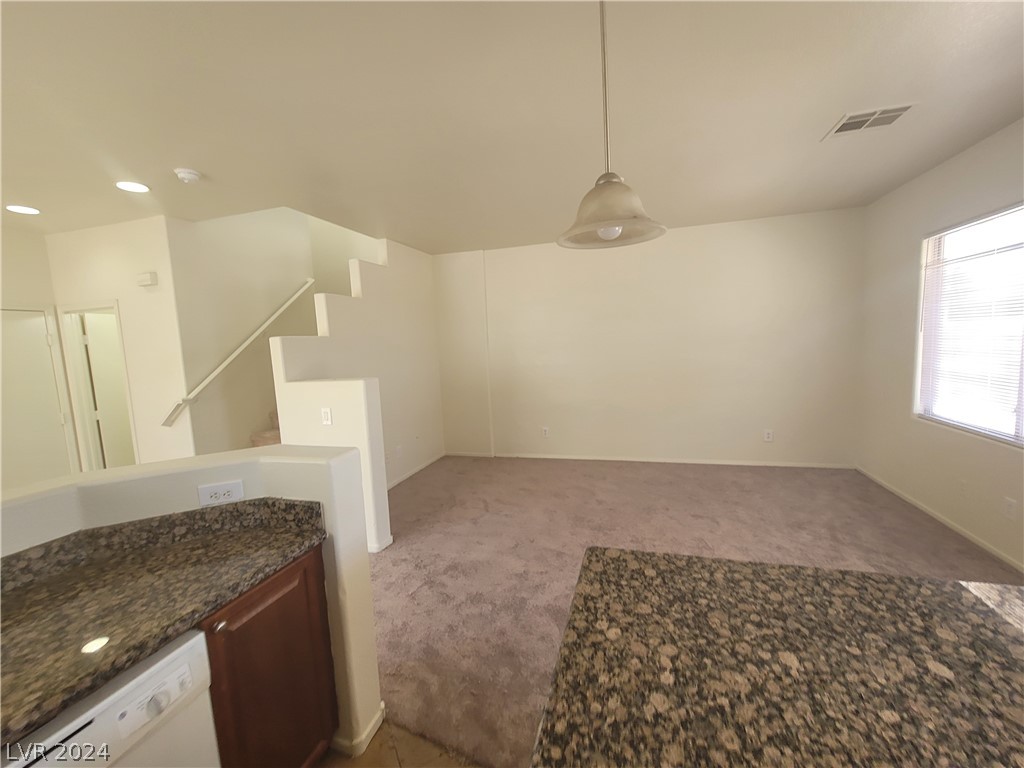 3665 REMINGTON GROVE Avenue .