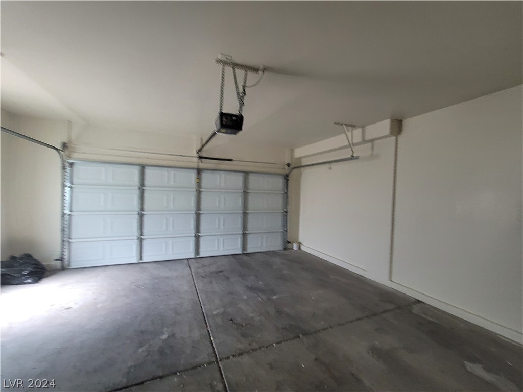 3665 REMINGTON GROVE Avenue .