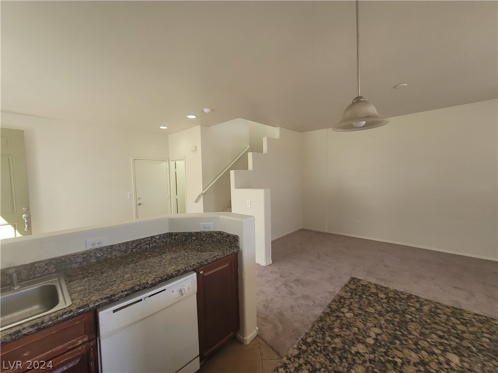 3665 REMINGTON GROVE Avenue .
