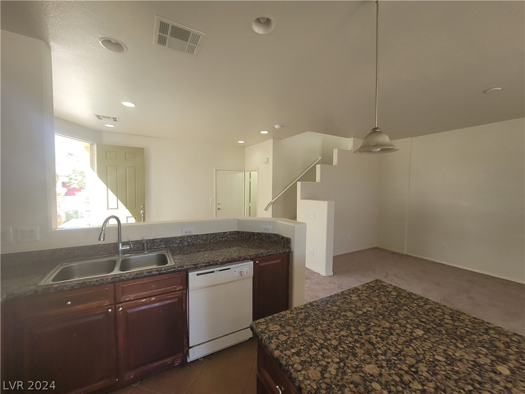 3665 REMINGTON GROVE Avenue .