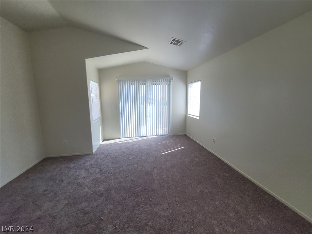 3665 REMINGTON GROVE Avenue .