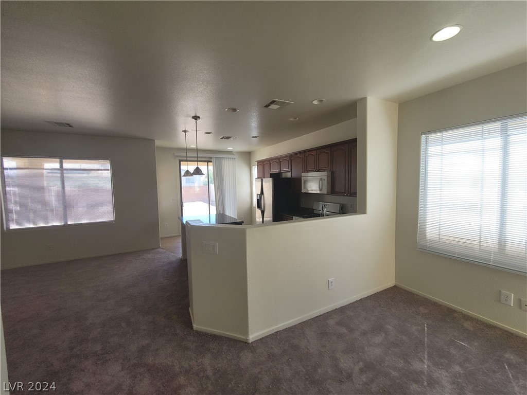 3665 REMINGTON GROVE Avenue .