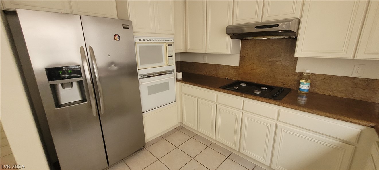 4774 Willow Glen Drive