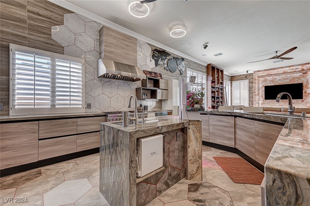 2945 South Monte Cristo Way