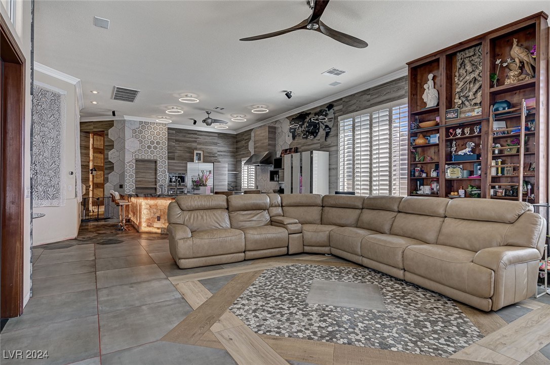 2945 South Monte Cristo Way