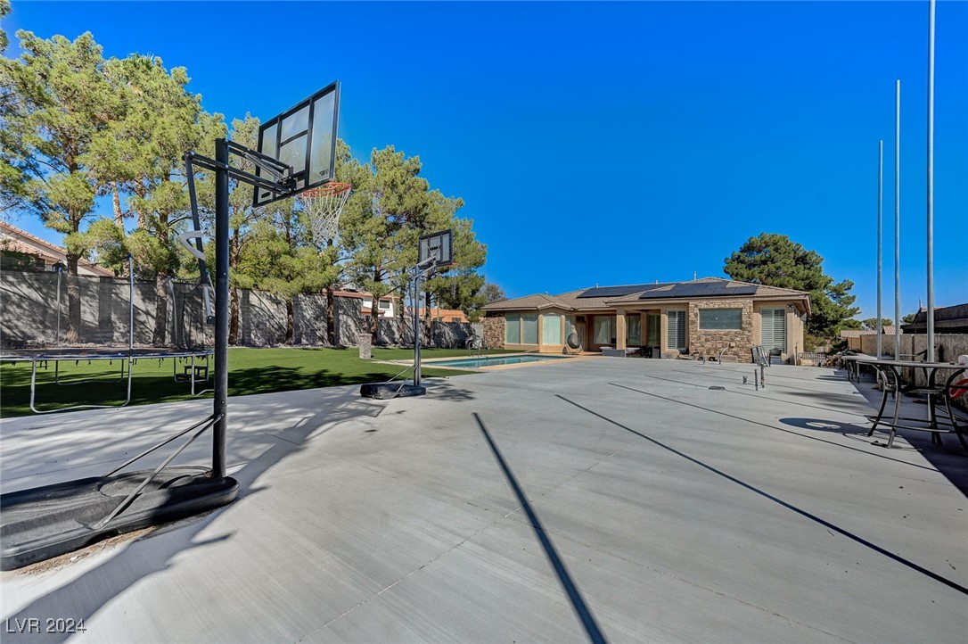 2945 South Monte Cristo Way