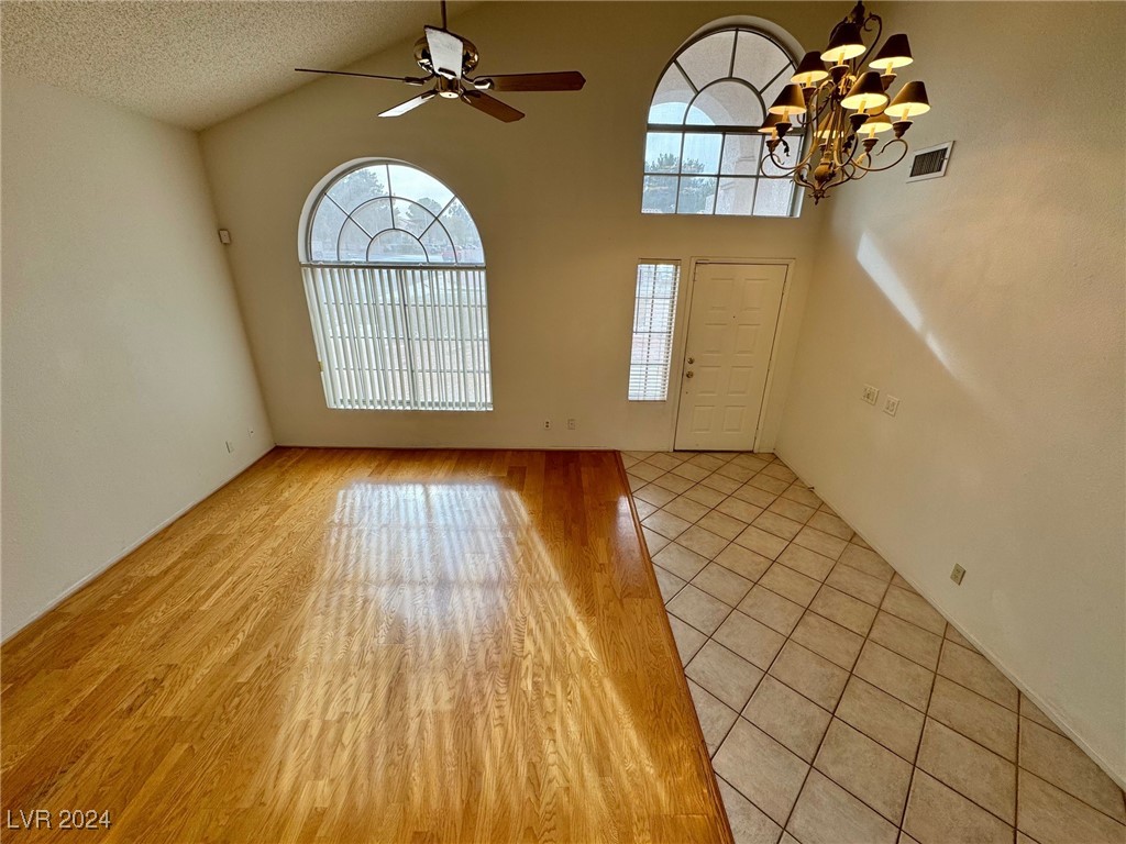 902 Derringer Lane