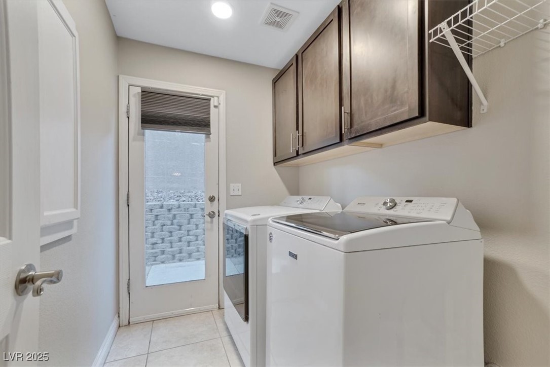 8940 Sailplane Avenue