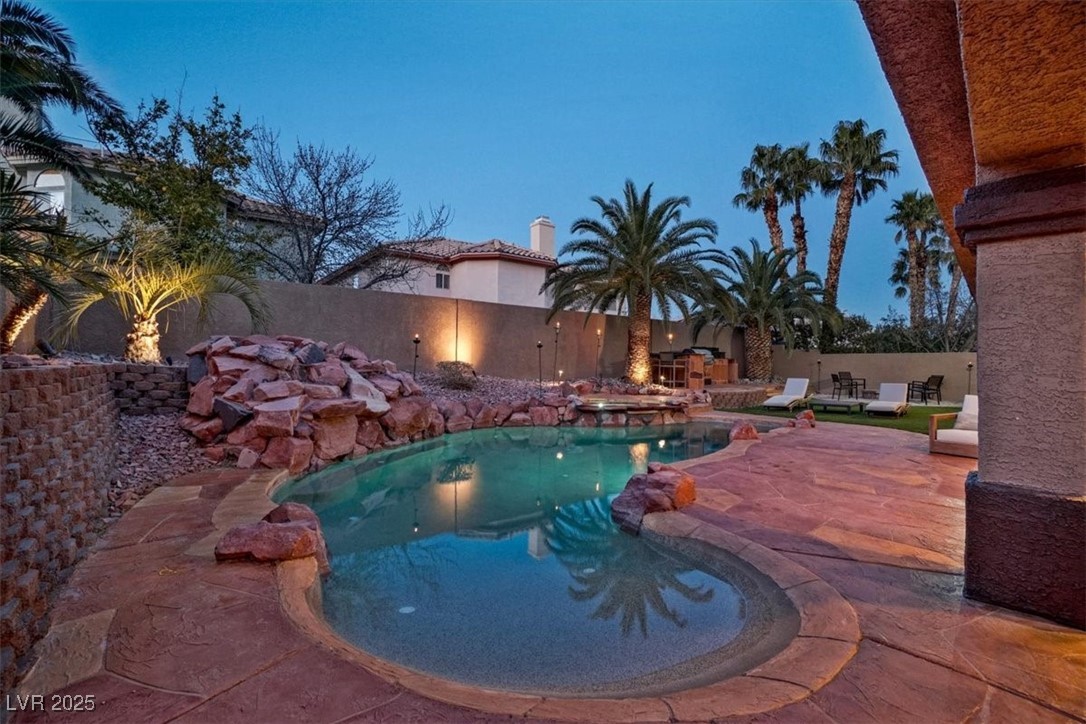 8940 Sailplane Avenue