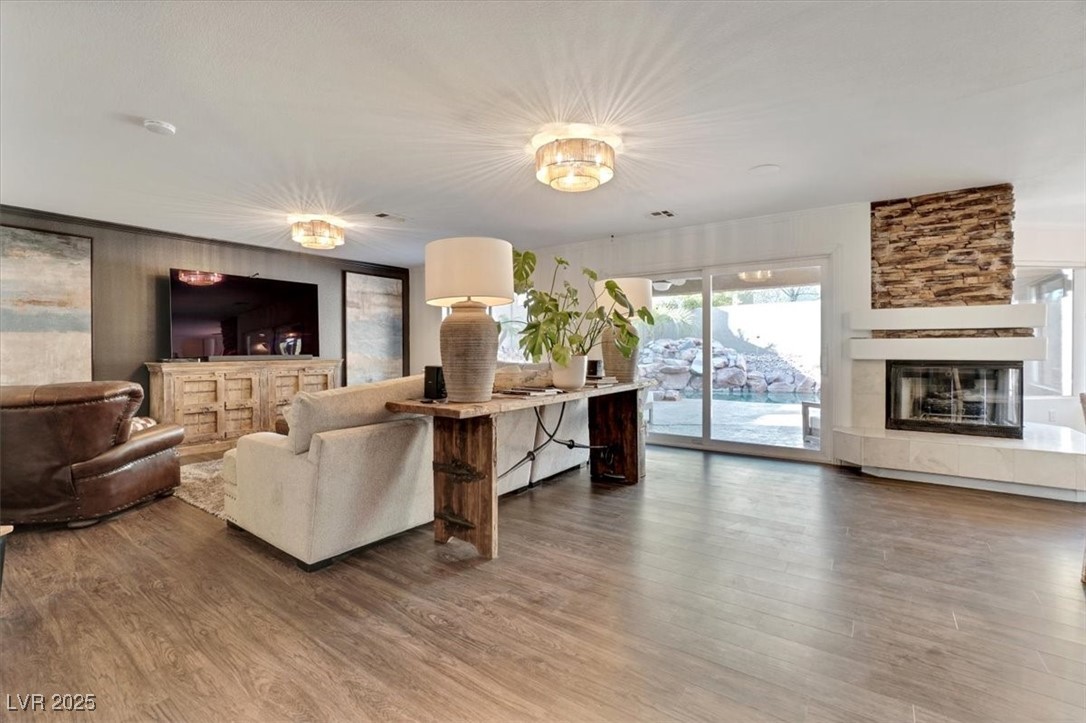 8940 Sailplane Avenue