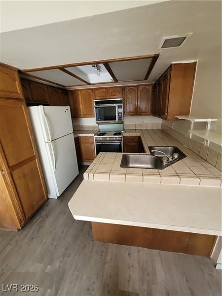 5709 Goldmount Avenue