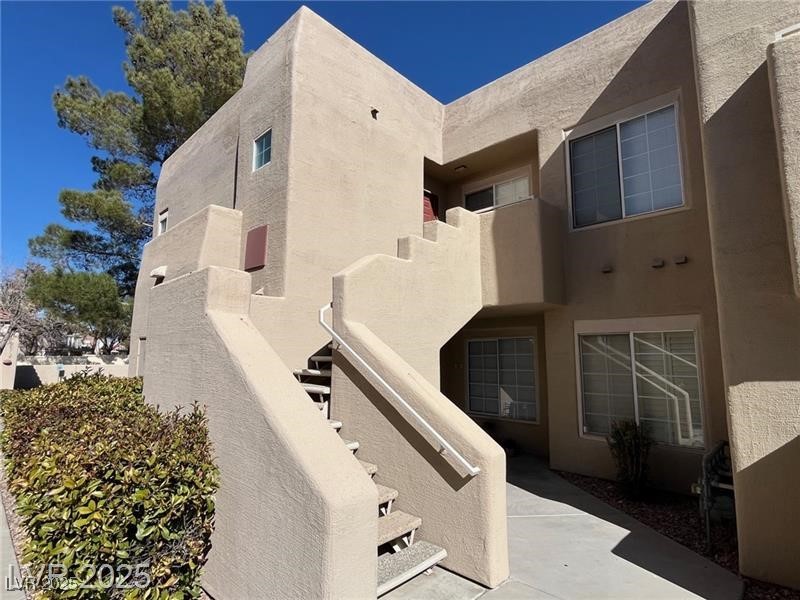 1909 Villa Palms Court 209