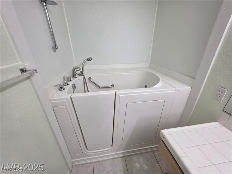 2110 Los Feliz Street 1007