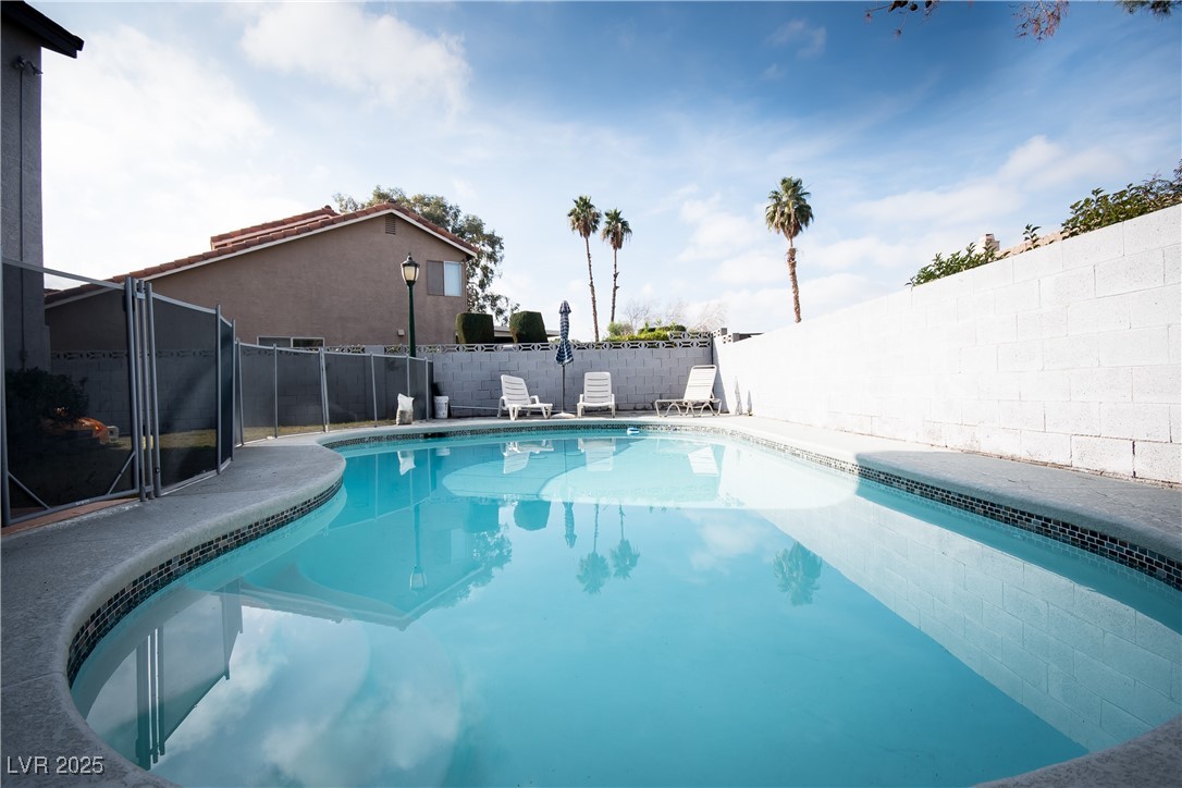 3150 White Rose Way