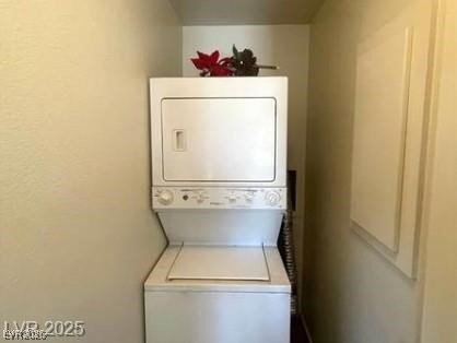9157 Desirable Court